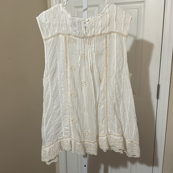 Johnny Was Nia sleeveless eyelet embroidered top - Picture 5 of 8
